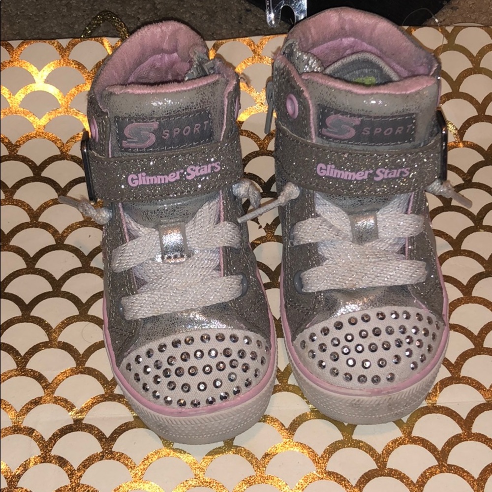 Skechers sport shoes.
